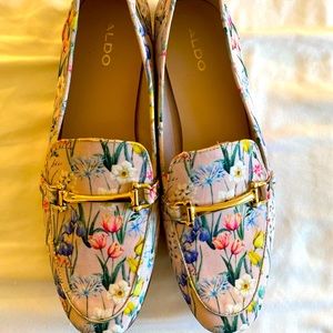 Gorgeous flower printed shoes. Never worn!